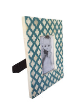 Load image into Gallery viewer, Ambyr Bone Inlay Photo Frame_4 x 6
