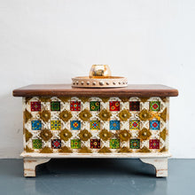 Load image into Gallery viewer, Mira Solid Wood Tile Trunk_Storage Trunk_Bench_80 cm
