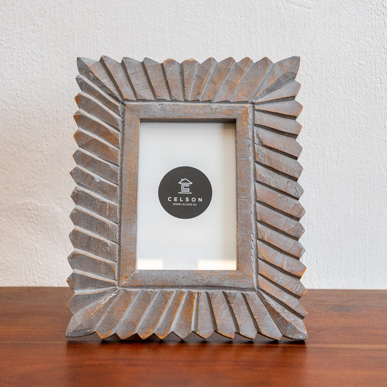 Evie Hand Carved Wooden Photo Frame_4 x 6